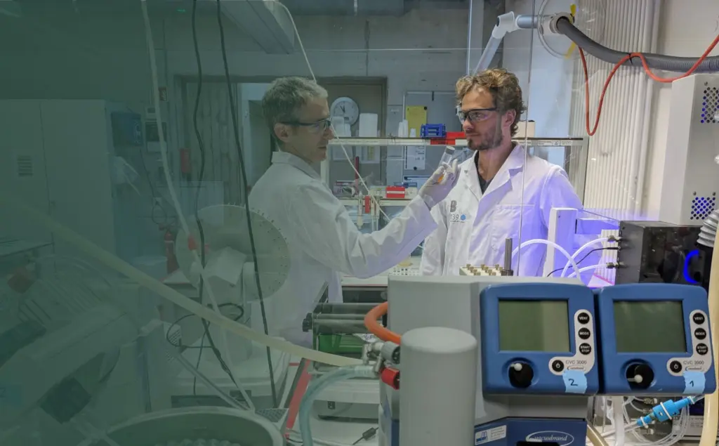 Gaia Tech team working in the laboratory